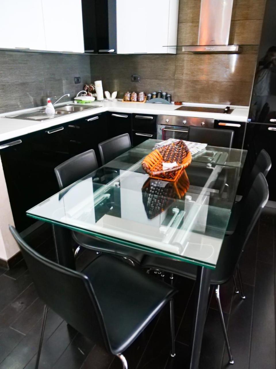Lux Apartment فلورا المظهر الخارجي الصورة
